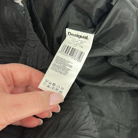 Desigual by Christian Lacroix Sleeveless Textured Black Dress Size 6 - Picture 7 of 13